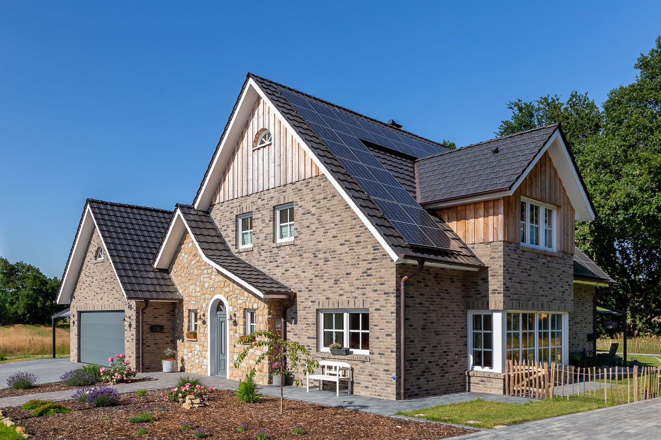 Reform tiles on an imposing clinker brick house