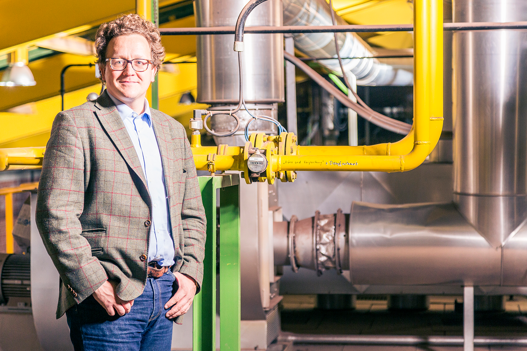 Dominc Jung, Managing Director of Jacobi Walther Dachziegel, at the kiln in the factory.