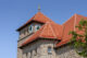 Verstärkter süddeutscher Biber Rundschnitt auf Pfarrkirche in Waffenbrunn im Bild die Kirchenuhr.