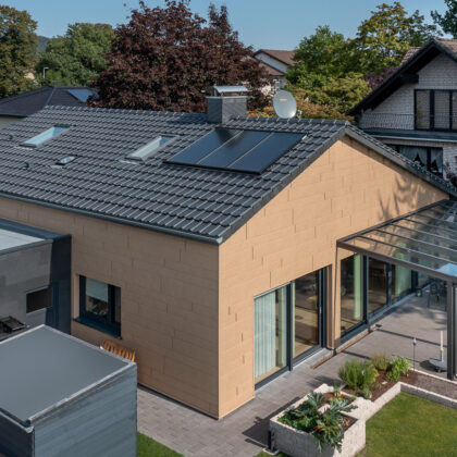 Außergewöhnliches Einfamilienhaus mit PV-Anlage und überdachter Terrasse