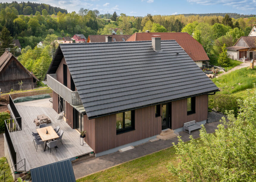 Wooden house with flat tile WALTHER Stylist in velvet black