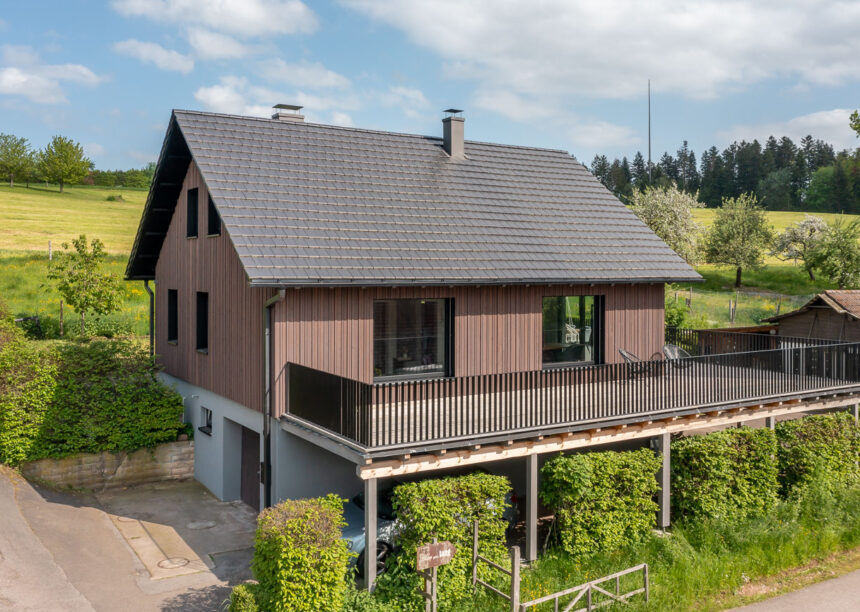 Wooden house with flat tile WALTHER Stylist in velvet black