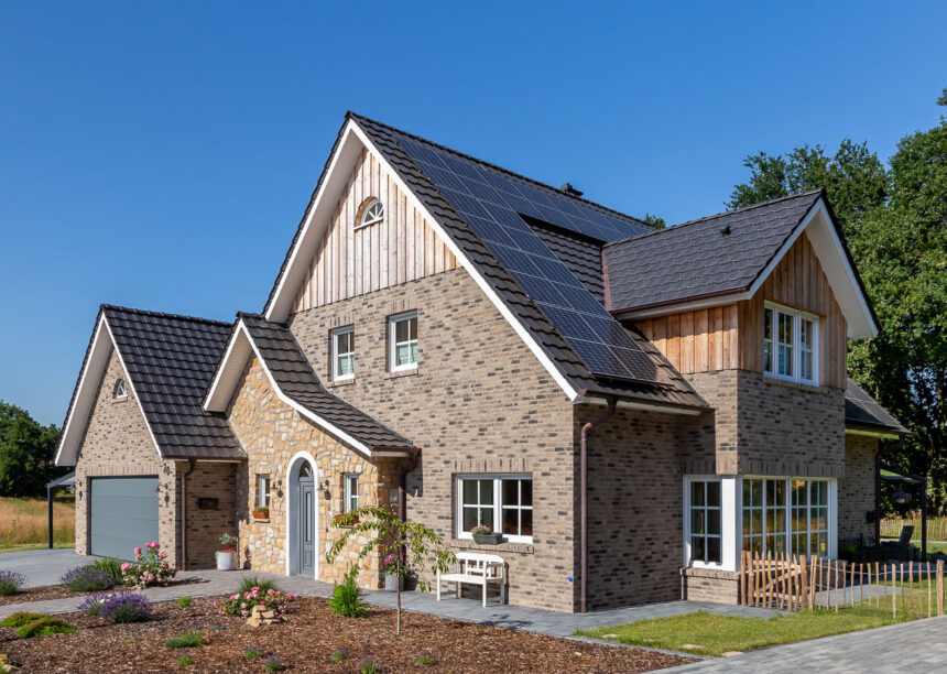 Reform tiles on an imposing clinker brick house